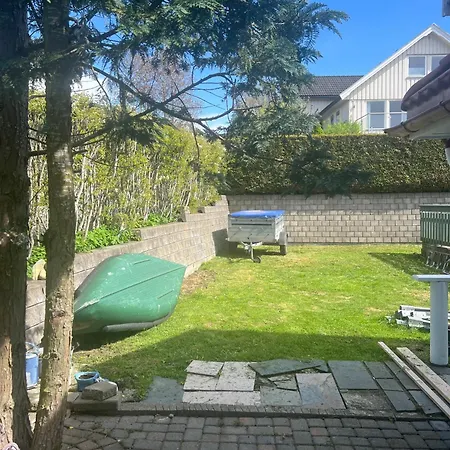 Loft By Water Lake, Central, 5 Min From E6 *