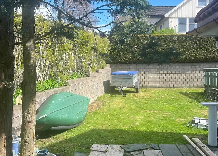 Loft By Water Lake, Central, 5 Min From E6 *